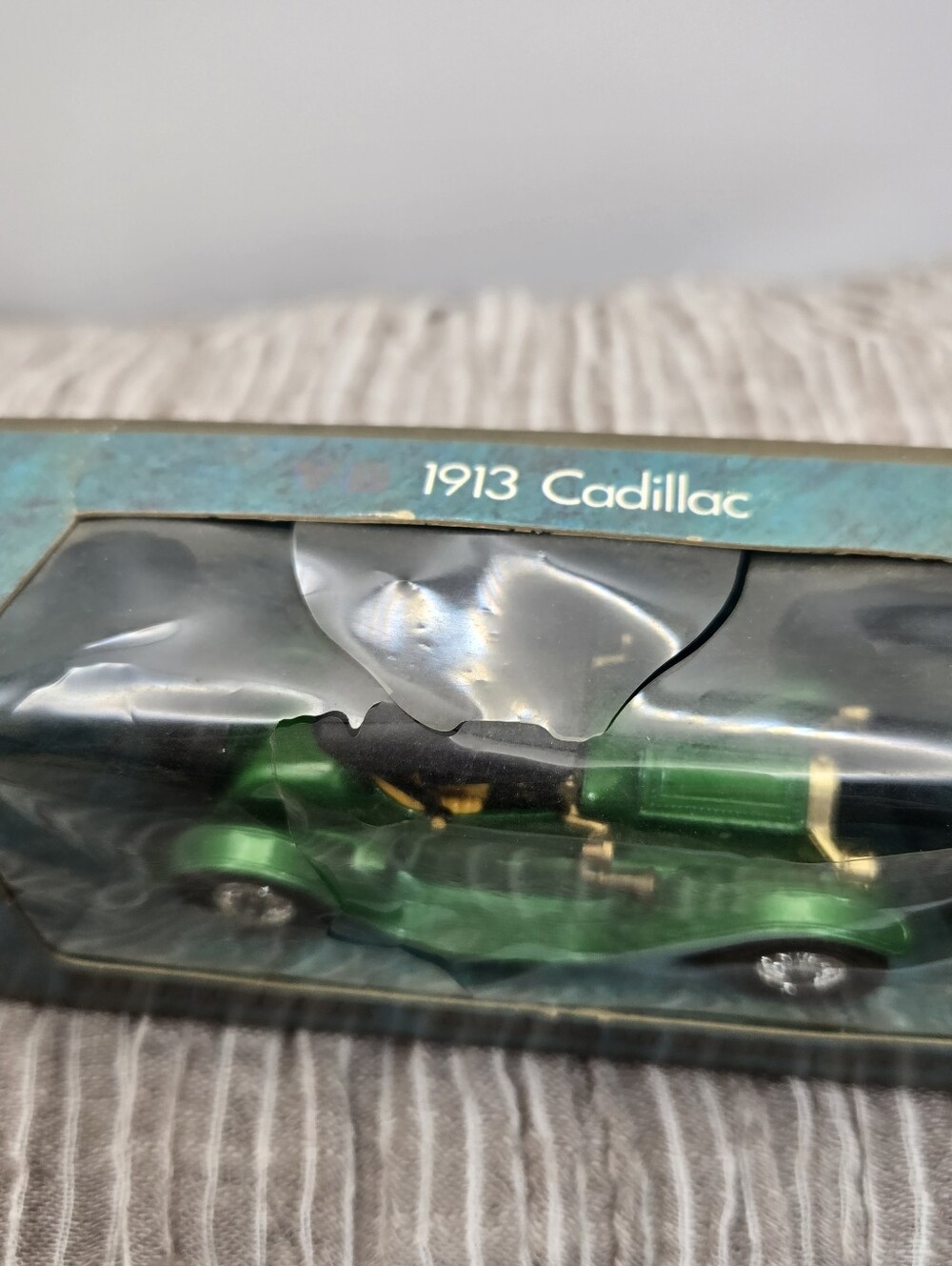 Vintage Matchbox Models of Yesteryear Diecast Y-6 1913 Cadillac Green And Gold - Picture 2 of 8
